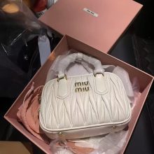 miu-miu-white-matelasse-top-handle-bag-01